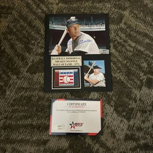 - Mickey Mantle  autograph matted